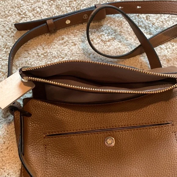 Brand new, never used Vince Camuto  crossbody bag in a beautiful brown leather. - Picture 6 of 7